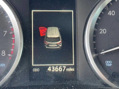 Used 2017 Toyota Highlander XLE image 22