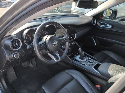Used 2020 Alfa Romeo Giulia Sprint w/ Cold Weather Package image 8