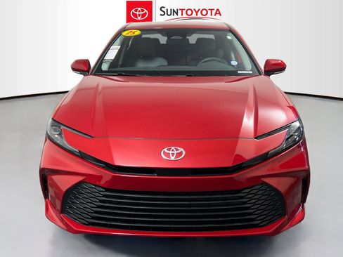 Used 2025 Toyota Camry LE FWD image 10