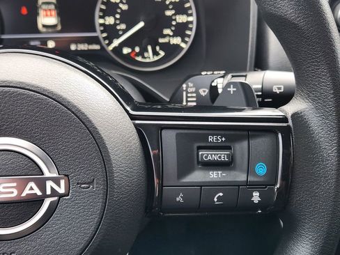 Used 2023 Nissan Rogue SV image 19