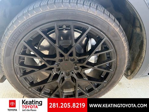 Used 2024 Tesla Model Y Long Range AWD/4WD image 17