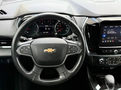 Used 2023 Chevrolet Traverse LT FWD image 20