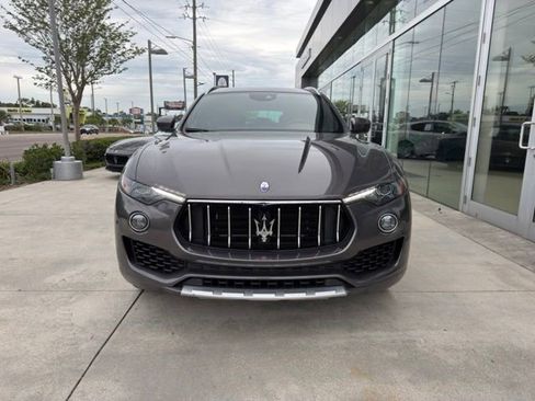 Used 2018 Maserati Levante GranLusso AWD/4WD image 15