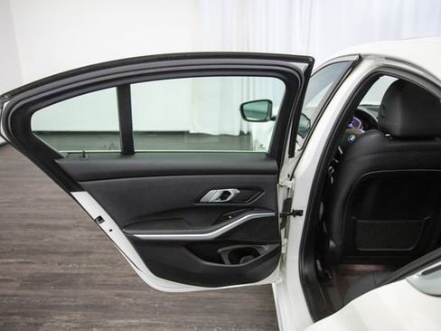 Used 2020 BMW 330i xDrive Sedan w/ Convenience Package image 22