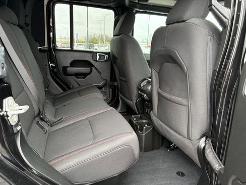 Used 2023 Jeep Gladiator Rubicon w/ LED Lighting Group image 15