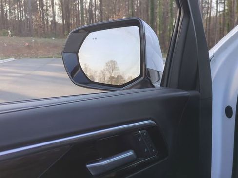 Used 2025 Chevrolet Tahoe LT image 18