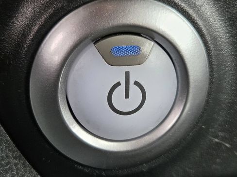 Used 2018 Nissan Leaf SV w/ SV Technology Package FWD image 21