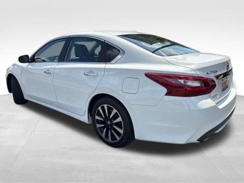 Used 2018 Nissan Altima 2.5 SL FWD image 6