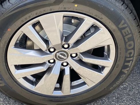 Used 2025 Nissan Pathfinder SV AWD/4WD image 30