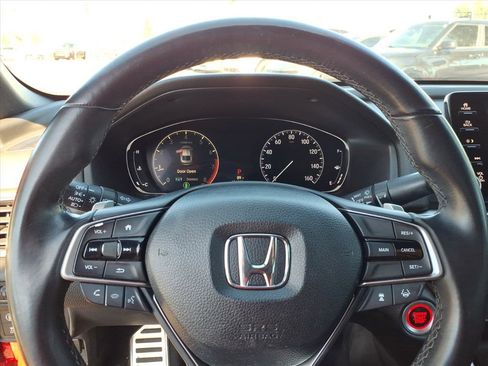 Used 2018 Honda Accord Sport image 17