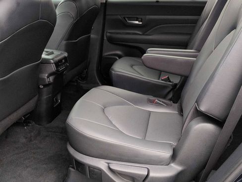 Used 2024 Toyota Grand Highlander AWD image 20