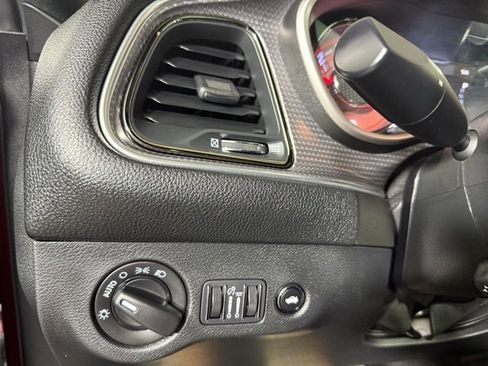 Used 2018 Dodge Challenger SRT Hellcat image 19