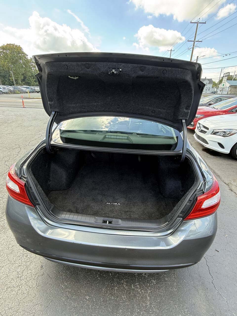 Used 2017 Nissan Altima 2.5 SV FWD image 14