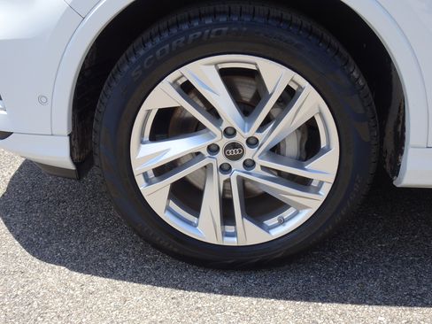 Certified 2023 Audi Q7 3.0T Premium w/ Convenience Package AWD/4WD image 8