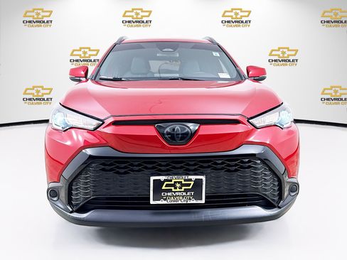 Used 2024 Toyota Corolla Cross AWD Hybrid w/ Moonroof Package image 2