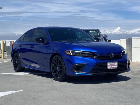 Used 2024 Honda Civic Sport image 2