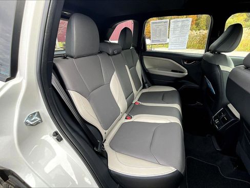 Used 2025 Subaru Forester Limited image 23