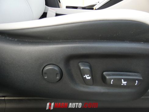 Used 2019 Toyota Mirai FWD image 30