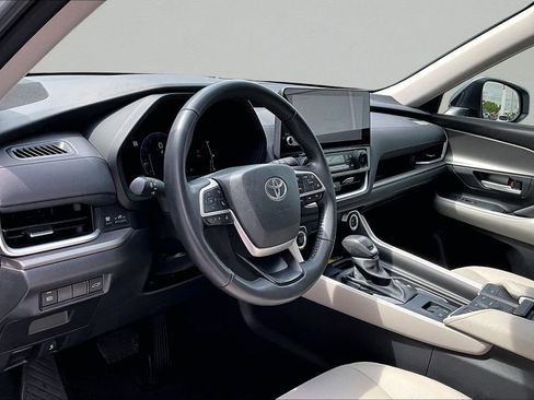 Certified 2025 Toyota Grand Highlander FWD image 16