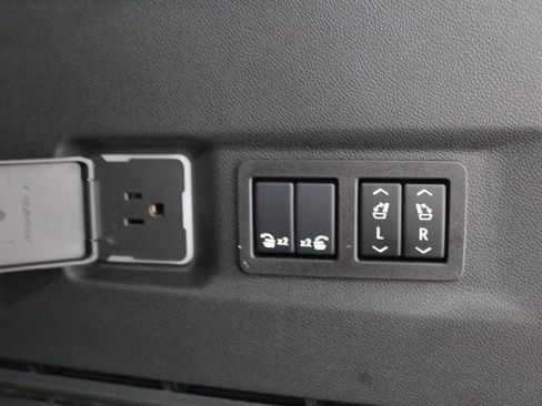 New 2026 GMC Yukon XL Elevation w/ Elevation Premium Package AWD/4WD image 18