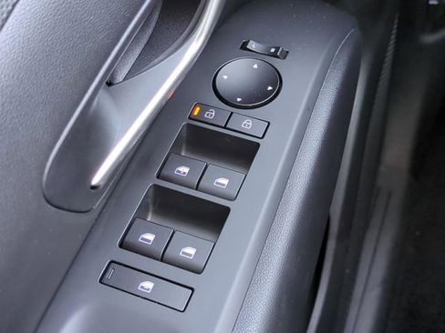 Certified 2025 Hyundai Santa Cruz SE FWD image 22