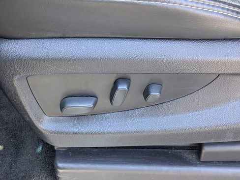 Used 2018 GMC Yukon Denali image 22