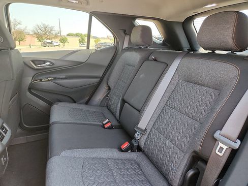 Used 2024 Chevrolet Equinox LT FWD image 5