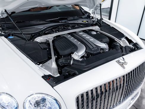 Used 2023 Bentley Flying Spur W12 AWD/4WD image 33