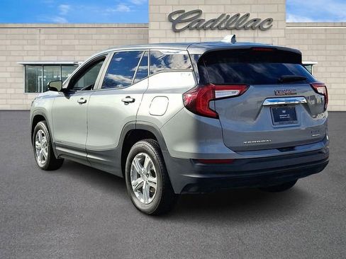 Used 2024 GMC Terrain SLE image 4