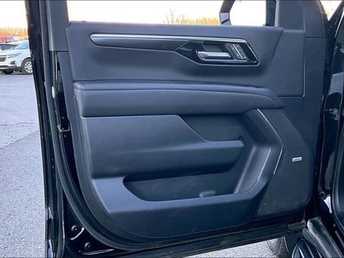 Used 2025 Chevrolet Suburban RST w/ RST Capability Package AWD/4WD image 20