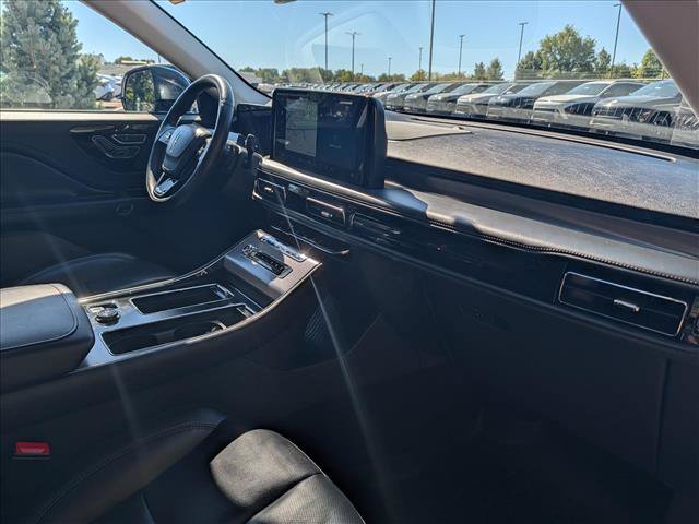 Used 2025 Lincoln Aviator AWD w/ Equipment Group 101A image 16