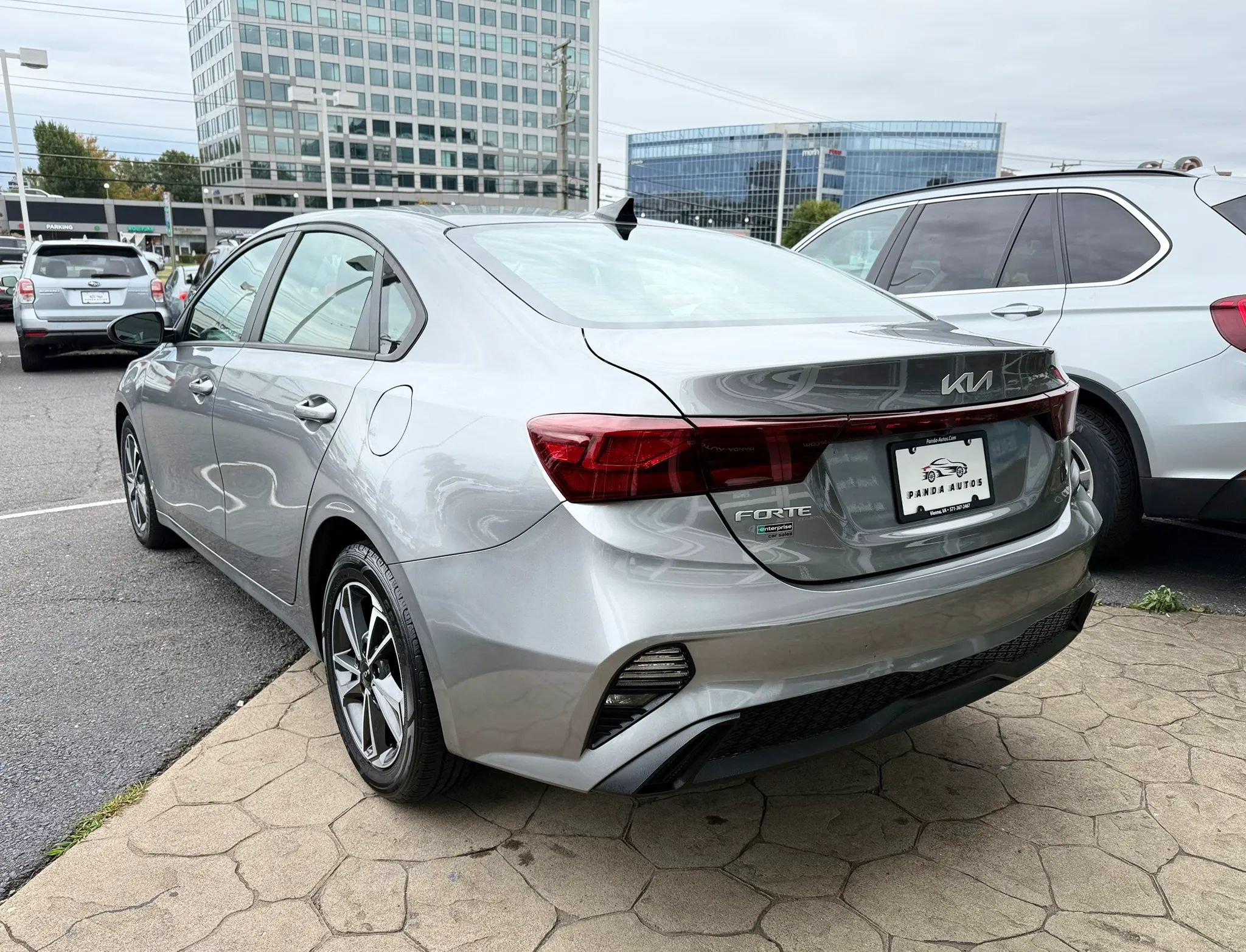 Used 2022 Kia Forte LXS FWD image 5