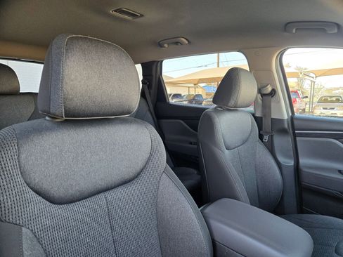 Used 2019 Hyundai Santa Fe SE image 32