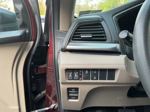 Used 2019 Honda Odyssey EX image 11
