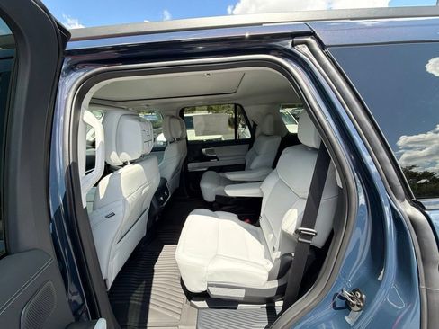 New 2027 Ford Expedition Platinum AWD/4WD image 16