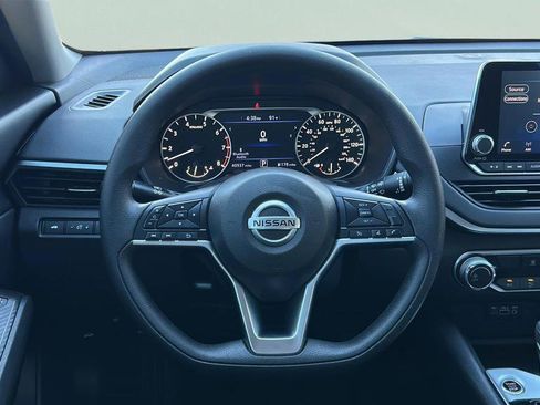 Used 2022 Nissan Altima 2.5 SV image 22