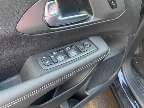 New 2026 Chrysler Pacifica Select FWD image 75