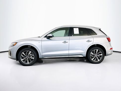 Used 2024 Audi Q5 2.0T Premium w/ Convenience Package image 4