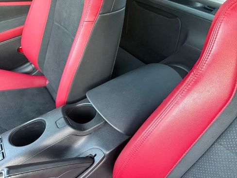 Used 2024 Nissan Z Performance w/ Floor Mat Package image 25