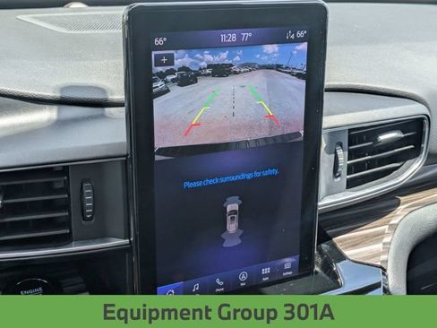 Used 2024 Ford Explorer Limited w/ Limited Technology Package RWD image 25