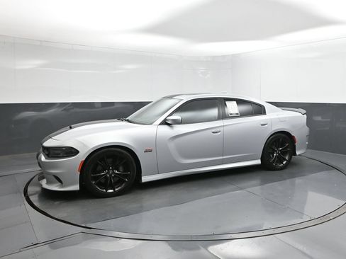 Used 2020 Dodge Charger Scat Pack w/ Plus Group RWD image 30