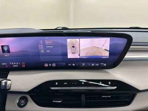 Used 2025 Buick Enclave Avenir w/ Super Cruise Package image 44