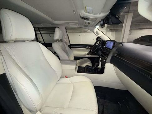 Certified 2023 Lexus GX 460 Premium w/ Premium Package AWD/4WD image 14