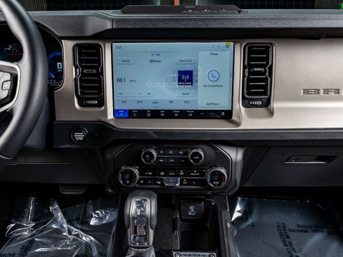 Used 2025 Ford Bronco Outer Banks image 23