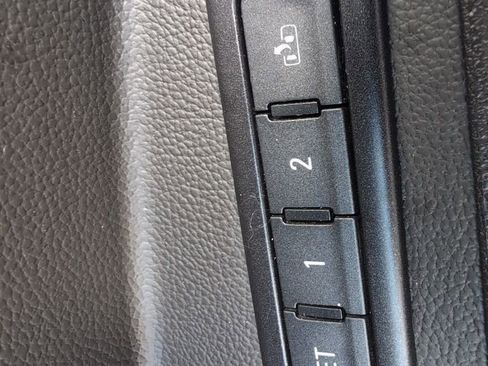 Used 2017 GMC Yukon XL Denali w/ Open Road Package AWD/4WD image 18