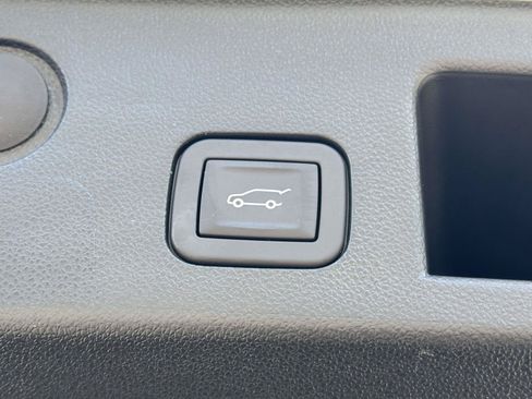 Used 2025 Chevrolet Equinox ACTIV w/ Safety and Technology Package AWD/4WD image 9