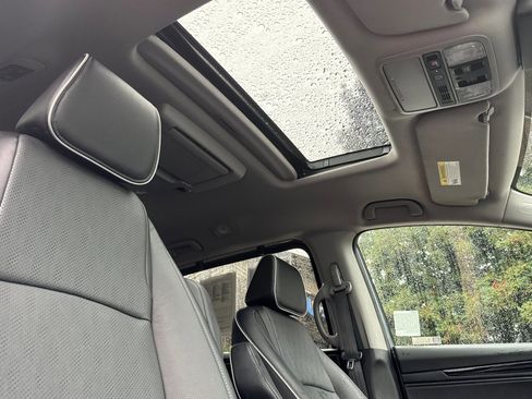 Used 2024 Honda Odyssey Elite image 16