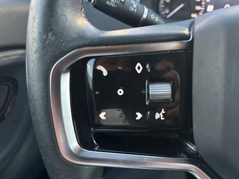 Used 2023 Land Rover Discovery Sport S image 19