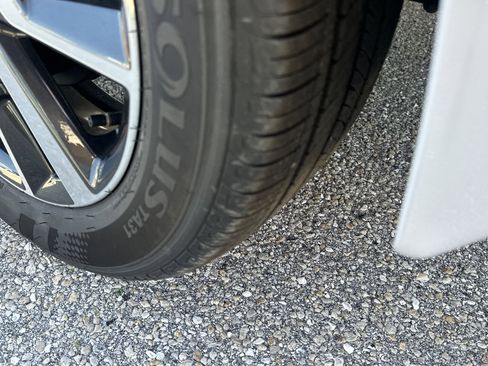 New 2025 Nissan Versa SV image 11