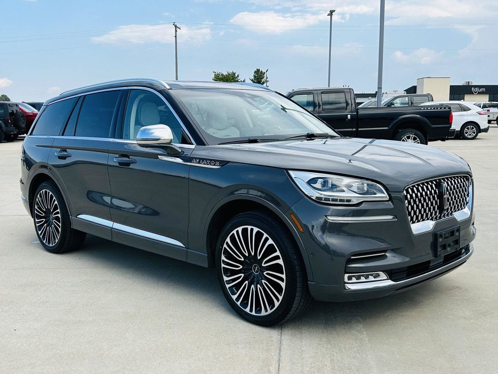 Used 2020 Lincoln Aviator Black Label w/ Class IV Trailer Tow Package AWD/4WD image 2